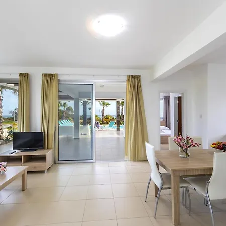 Faros Beachfront Villa Perivolia