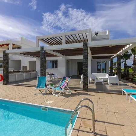 Villa Faros Beachfront *