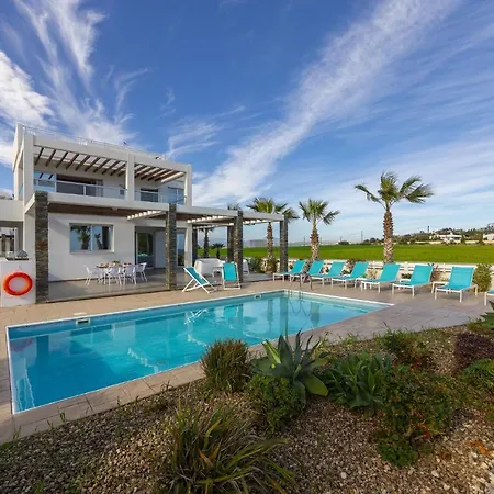 Faros Beachfront * Perivolia