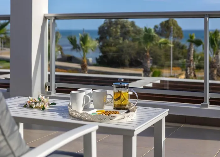 Faros Beachfront * 皮尔瓦利亚