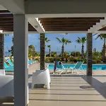 Faros Beachfront Villa *