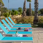 Faros Beachfront Villa *