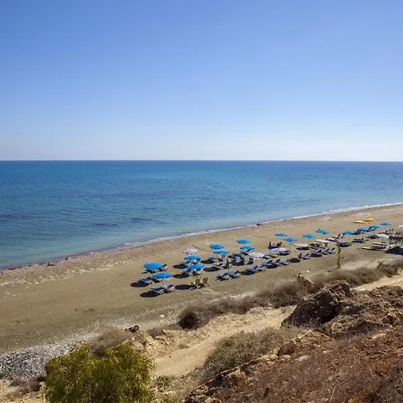 Faros Beachfront Vila *