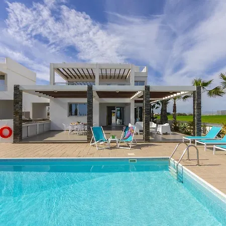 Faros Beachfront Вилла *