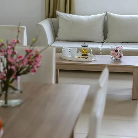 Faros Beachfront Перволия
