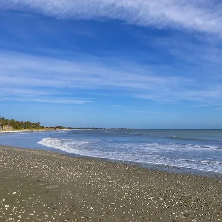 Faros Beachfront Перволия