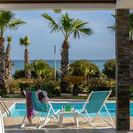 Faros Beachfront Perivólia