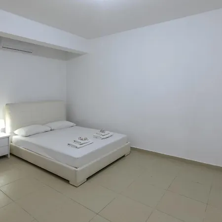 Villa Faros Beachfront Perivólia