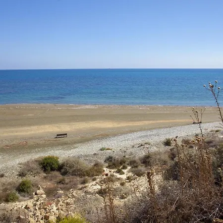 Faros Beachfront Перволия
