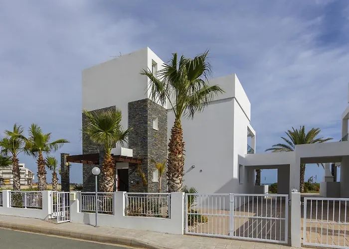 Faros Beachfront * Перволия