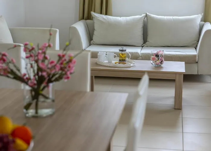 Faros Beachfront Перволия