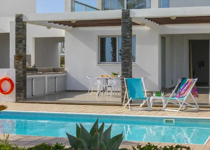 Villa Faros Beachfront *