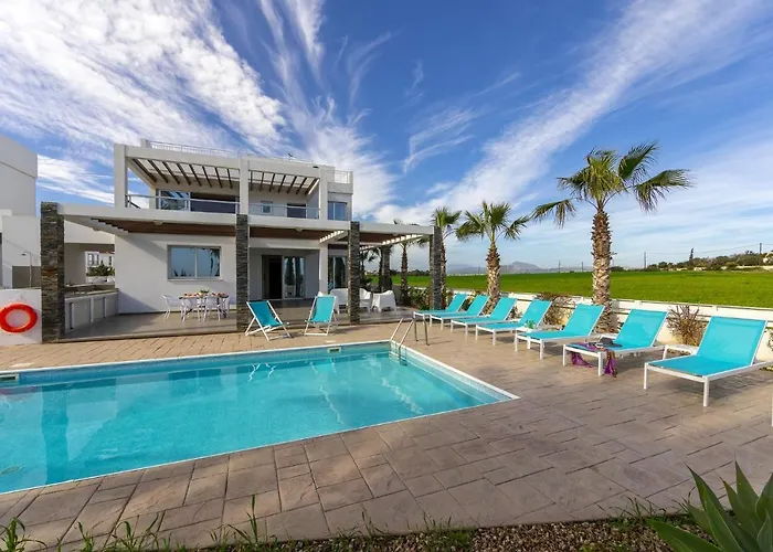 Вилла Faros Beachfront Перволия