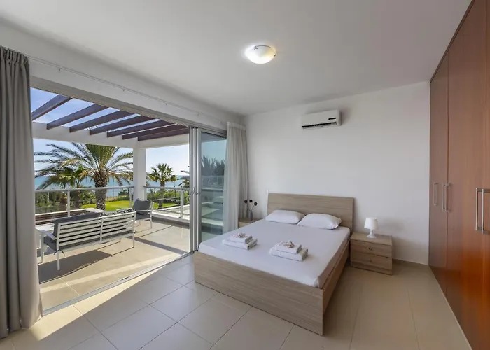 Вилла Faros Beachfront