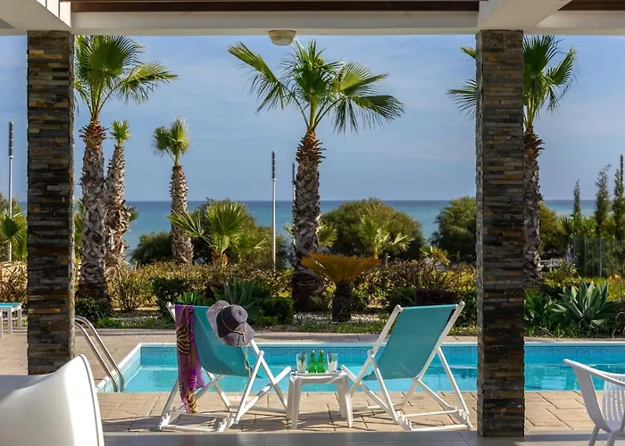 Faros Beachfront Перволия