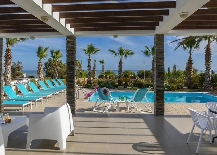 Villa Faros Beachfront Perivólia