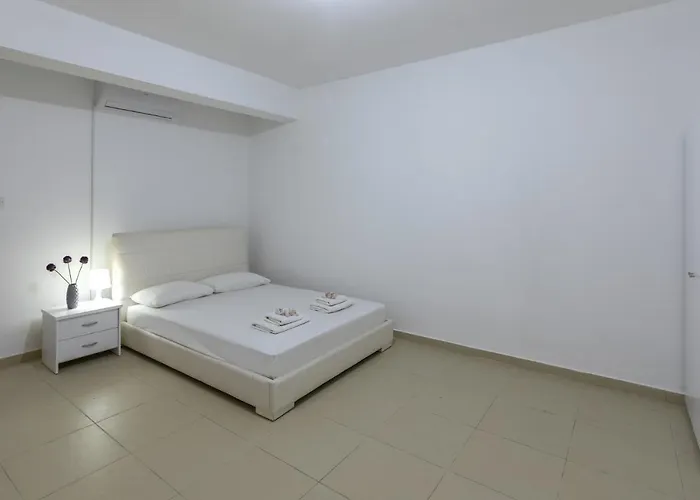 Villa Faros Beachfront Perivólia