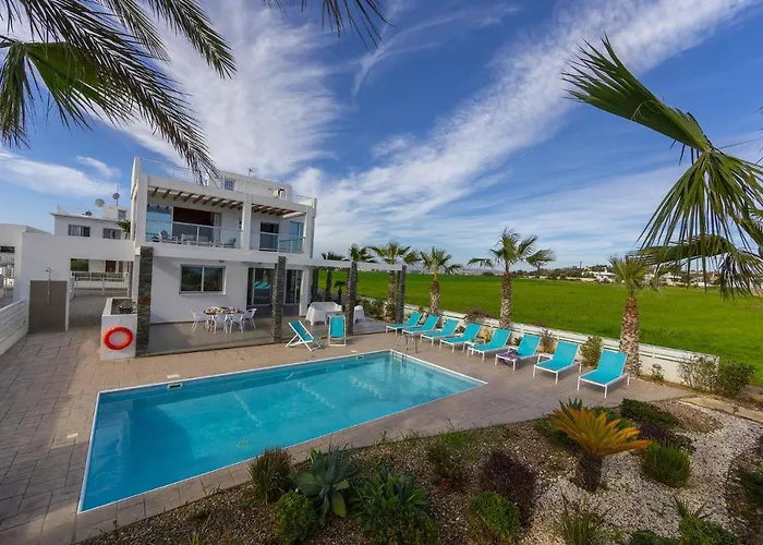 Faros Beachfront * Перволия