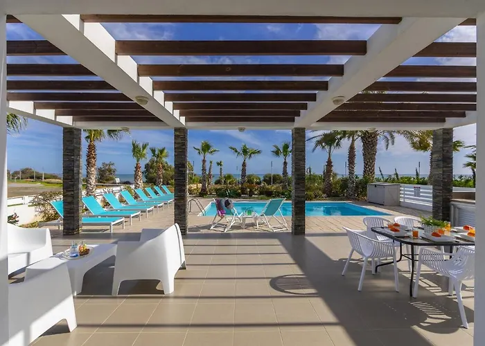 Вилла Faros Beachfront Перволия