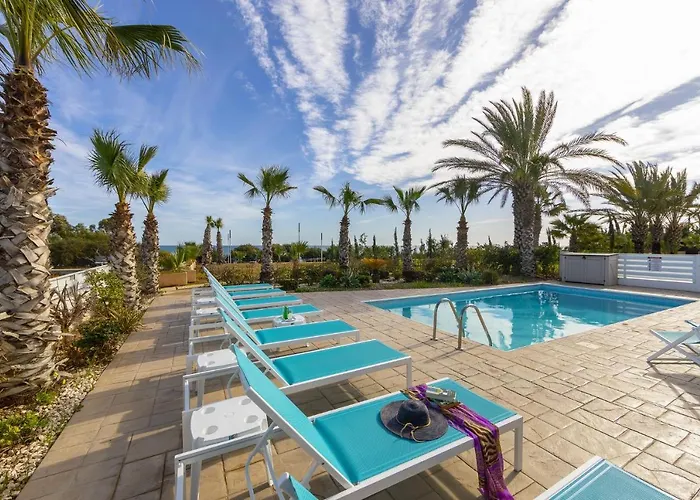 Faros Beachfront Вилла