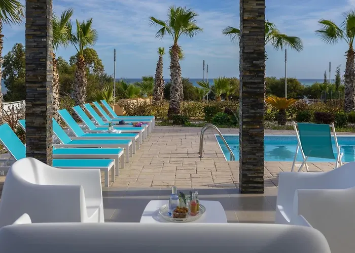 Faros Beachfront Villa Perivólia