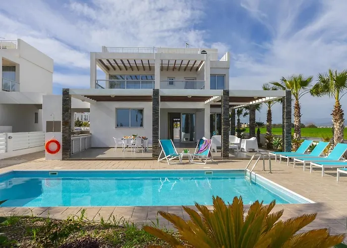 Faros Beachfront Вилла Перволия